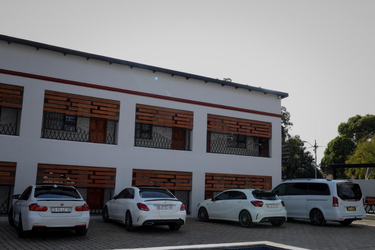 El Infinito Lifestyle Hotel Kempton Park Exterior photo